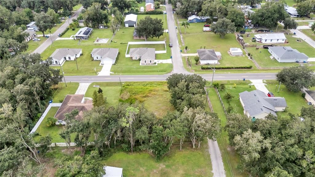 На продажу: $44,000 (0.28 acres)
