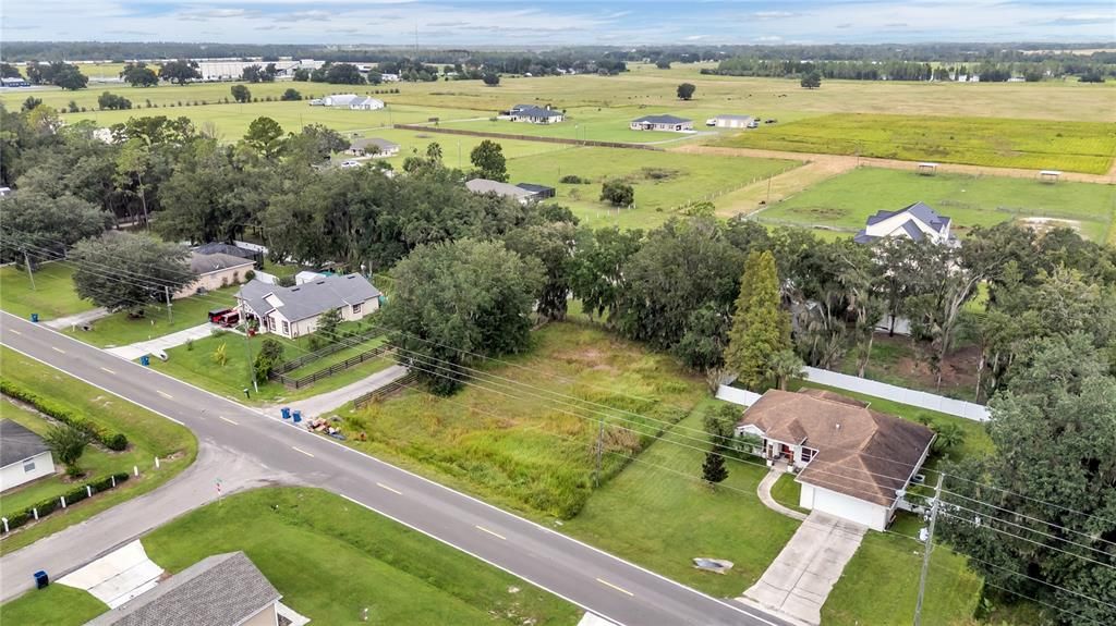 На продажу: $44,000 (0.28 acres)