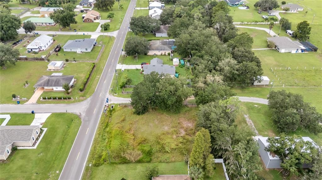 На продажу: $44,000 (0.28 acres)