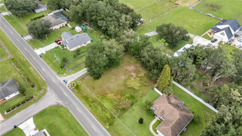 На продажу: $44,000 (0.28 acres)