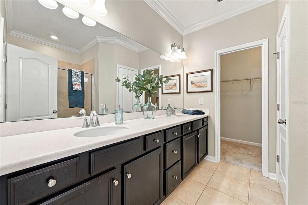 For Sale: $325,000 (3 beds, 2 baths, 1548 Square Feet)