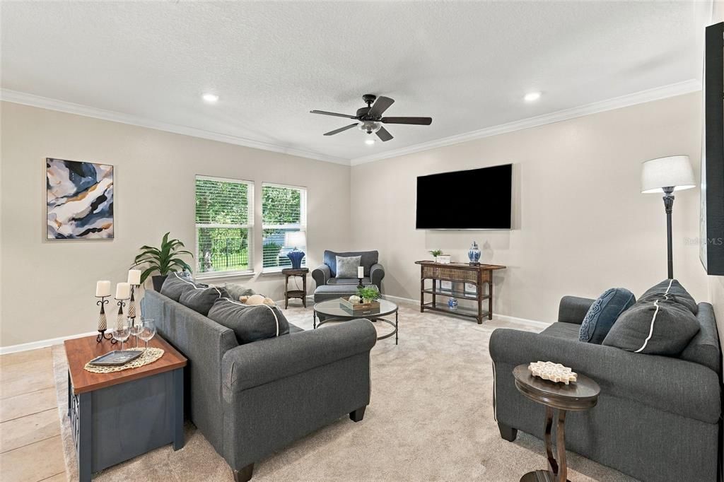 For Sale: $325,000 (3 beds, 2 baths, 1548 Square Feet)