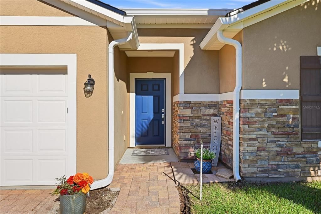 For Sale: $325,000 (3 beds, 2 baths, 1548 Square Feet)