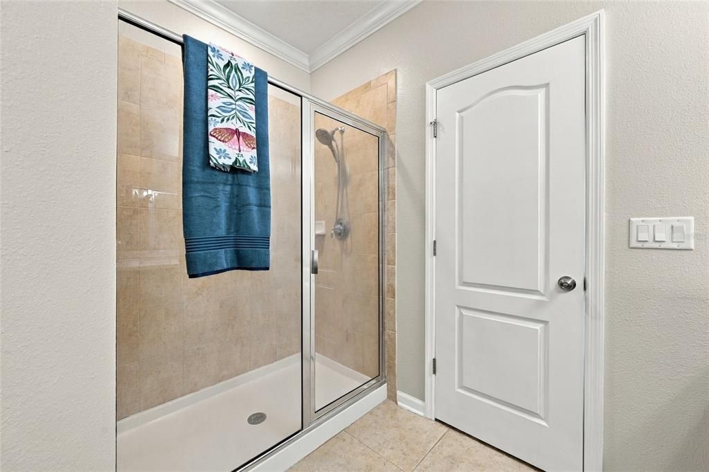 For Sale: $325,000 (3 beds, 2 baths, 1548 Square Feet)