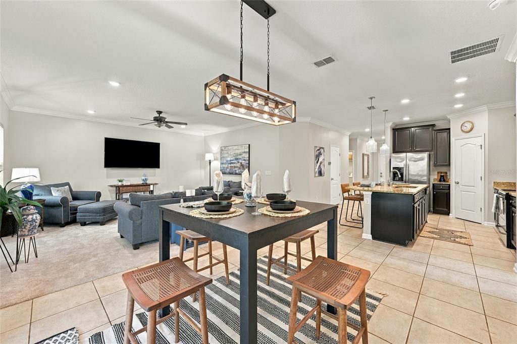 For Sale: $325,000 (3 beds, 2 baths, 1548 Square Feet)