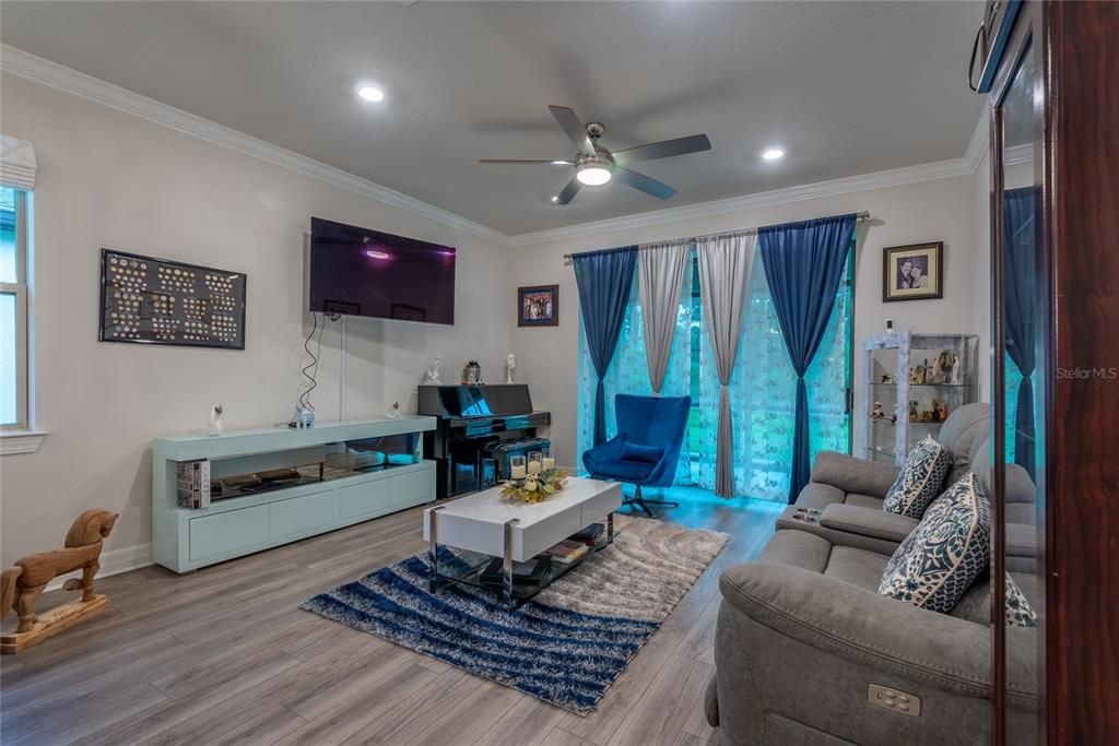 En Venta: $395,000 (2 camas, 2 baños, 1471 Pies cuadrados)