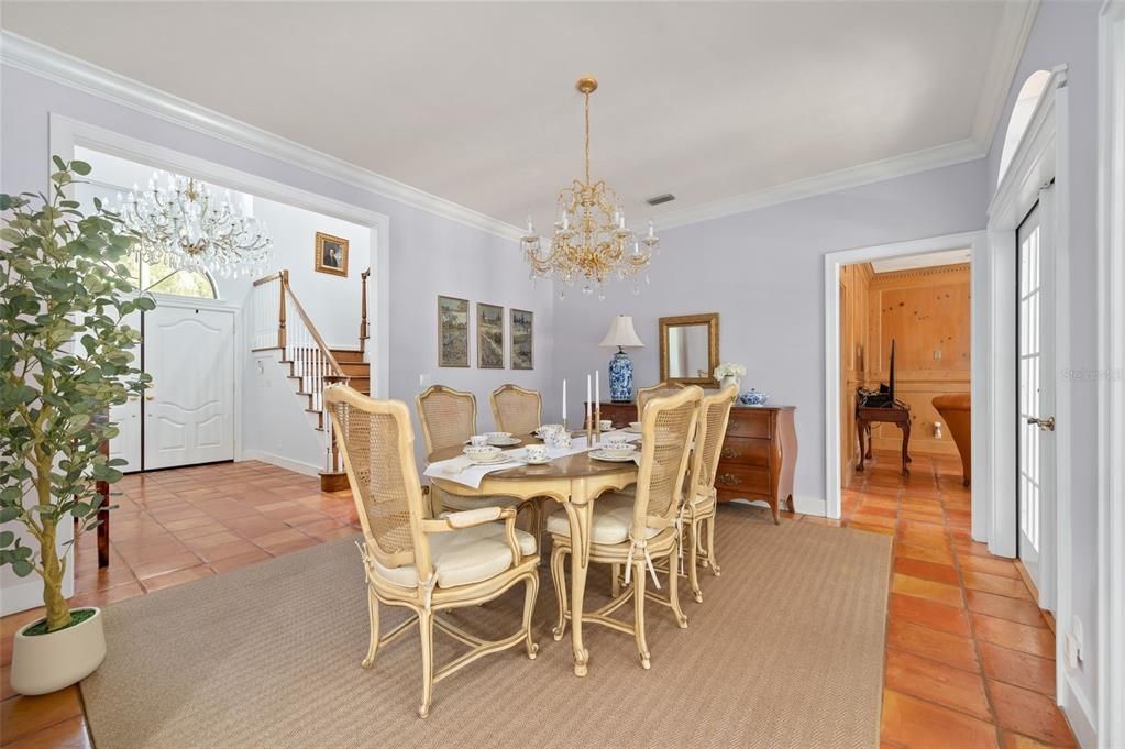 En Venta: $899,000 (4 camas, 3 baños, 4206 Pies cuadrados)