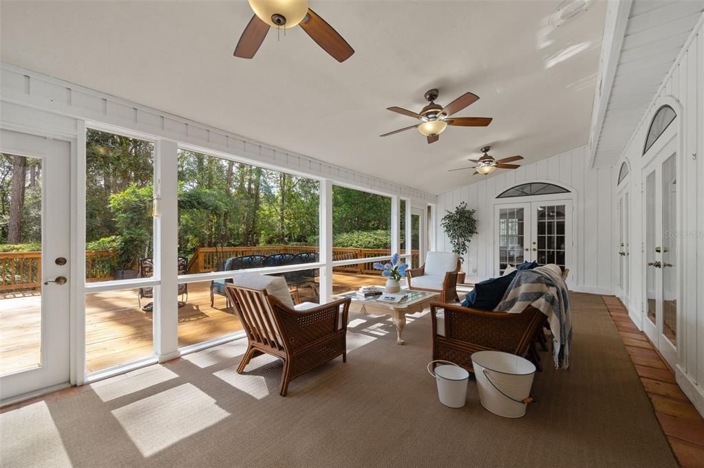 En Venta: $899,000 (4 camas, 3 baños, 4206 Pies cuadrados)