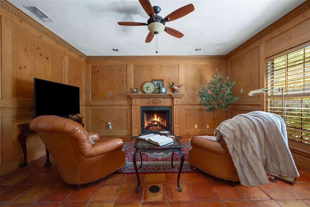 En Venta: $899,000 (4 camas, 3 baños, 4206 Pies cuadrados)