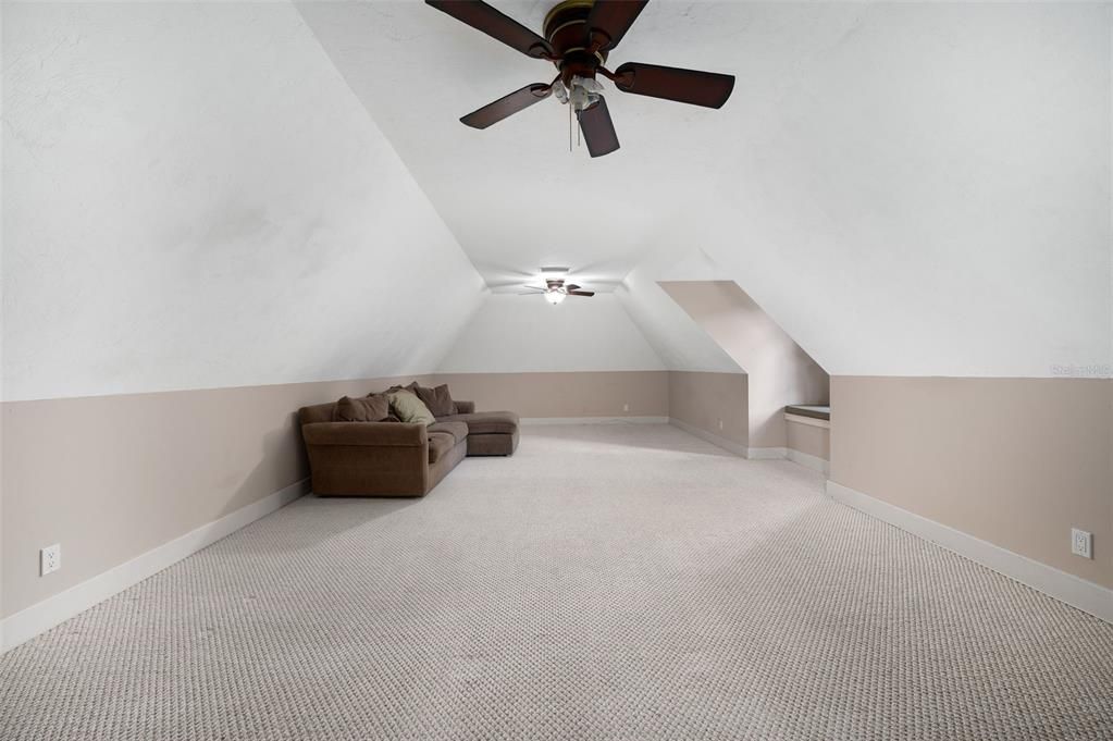 En Venta: $899,000 (4 camas, 3 baños, 4206 Pies cuadrados)