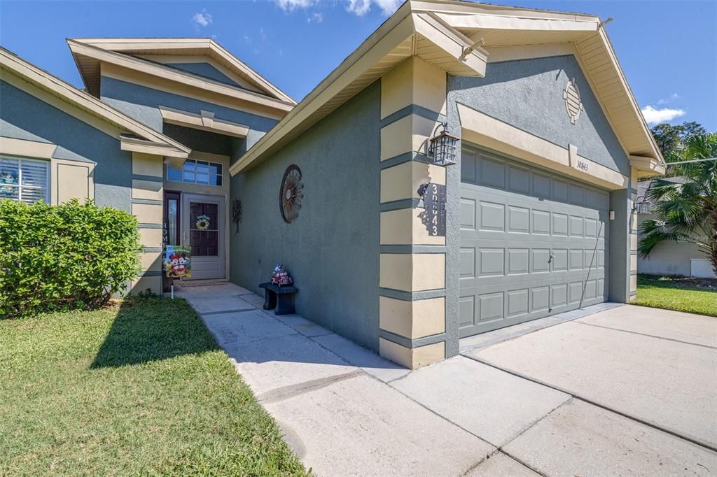 For Sale: $350,000 (4 beds, 2 baths, 1665 Square Feet)