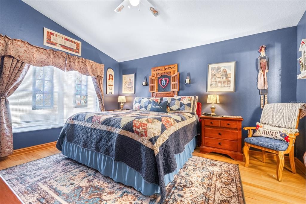 For Sale: $350,000 (4 beds, 2 baths, 1665 Square Feet)