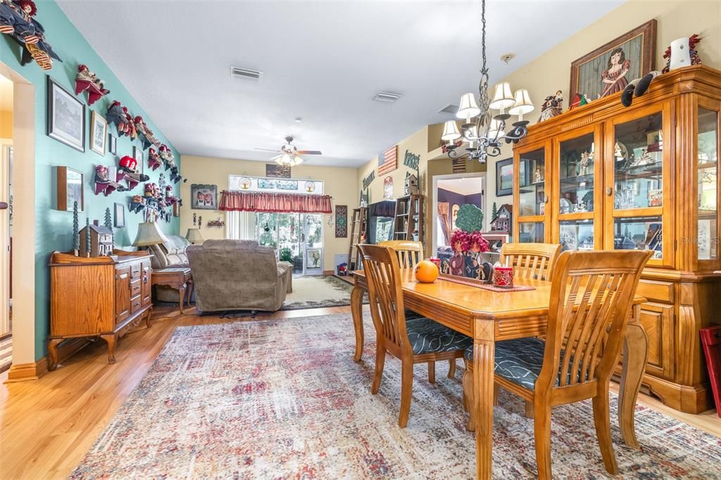 For Sale: $350,000 (4 beds, 2 baths, 1665 Square Feet)