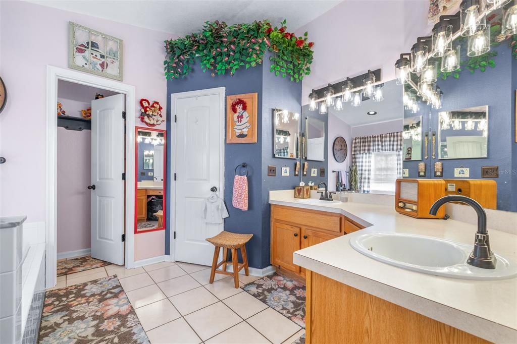 For Sale: $350,000 (4 beds, 2 baths, 1665 Square Feet)