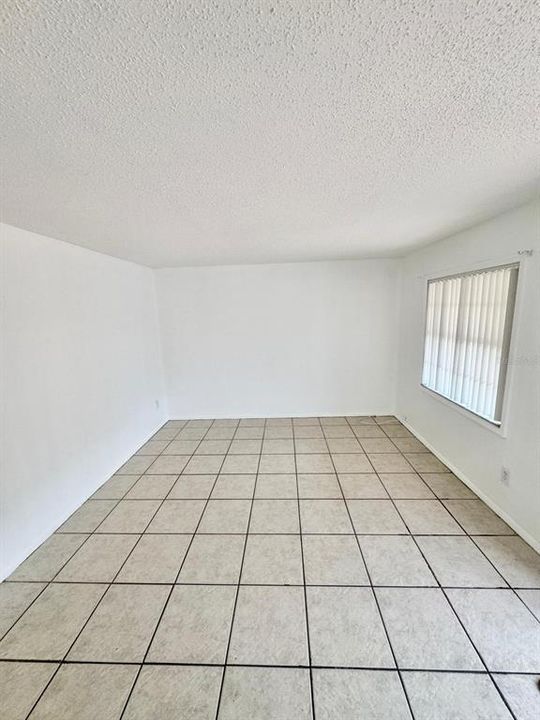 For Sale: $133,000 (2 beds, 1 baths, 784 Square Feet)