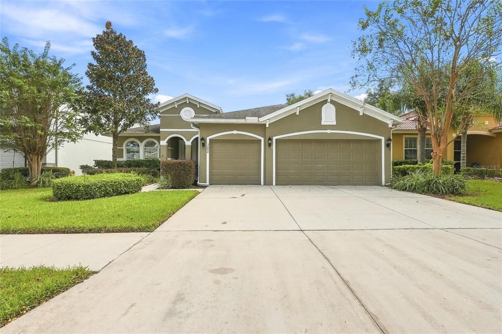 For Sale: $530,000 (4 beds, 2 baths, 2222 Square Feet)