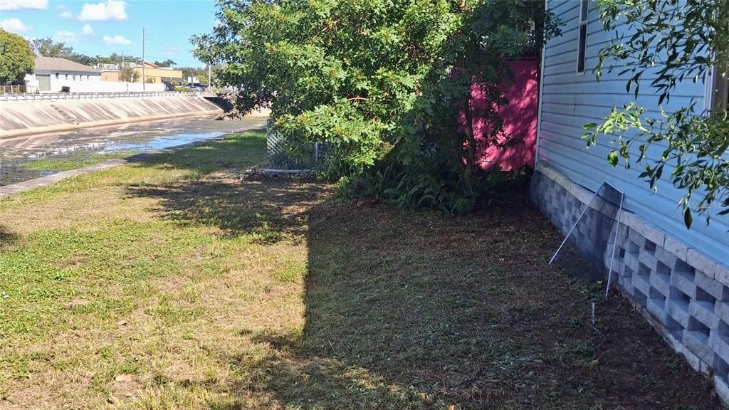 For Sale: $120,000 (2 beds, 2 baths, 1088 Square Feet)