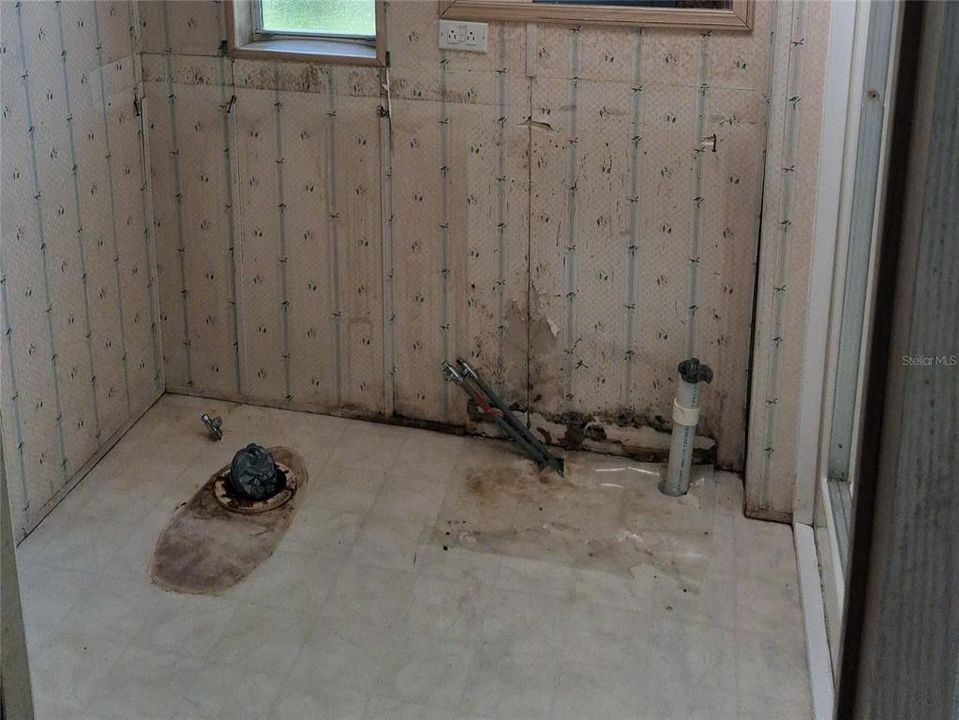 For Sale: $120,000 (2 beds, 2 baths, 1088 Square Feet)