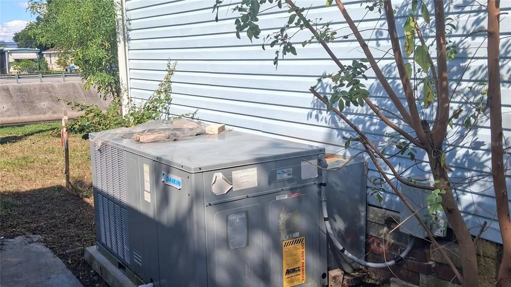 For Sale: $120,000 (2 beds, 2 baths, 1088 Square Feet)