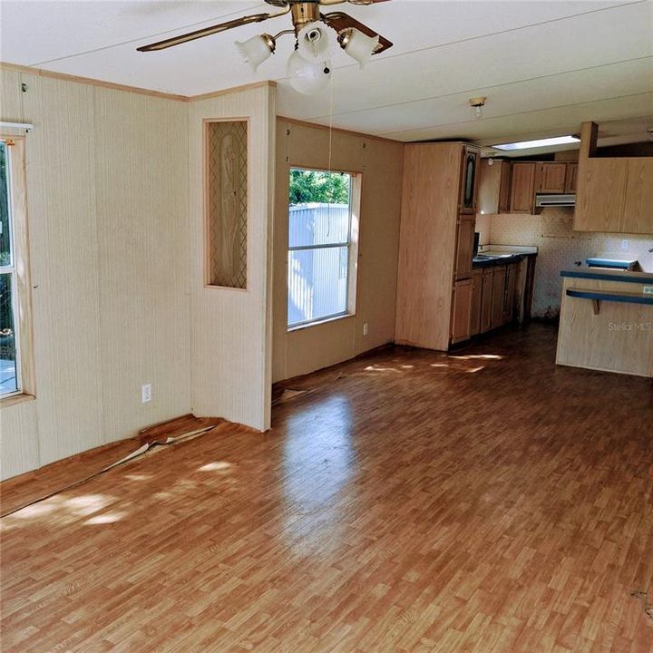 For Sale: $120,000 (2 beds, 2 baths, 1088 Square Feet)