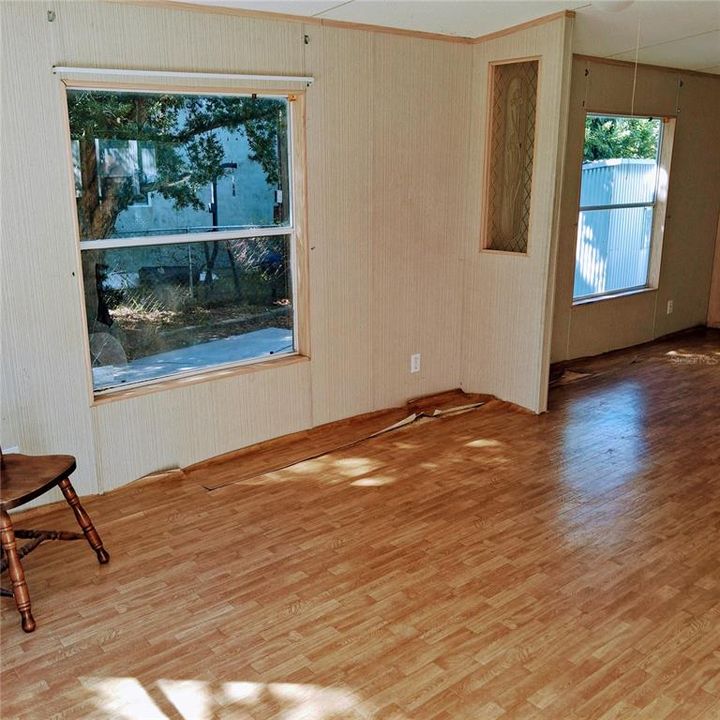 For Sale: $120,000 (2 beds, 2 baths, 1088 Square Feet)