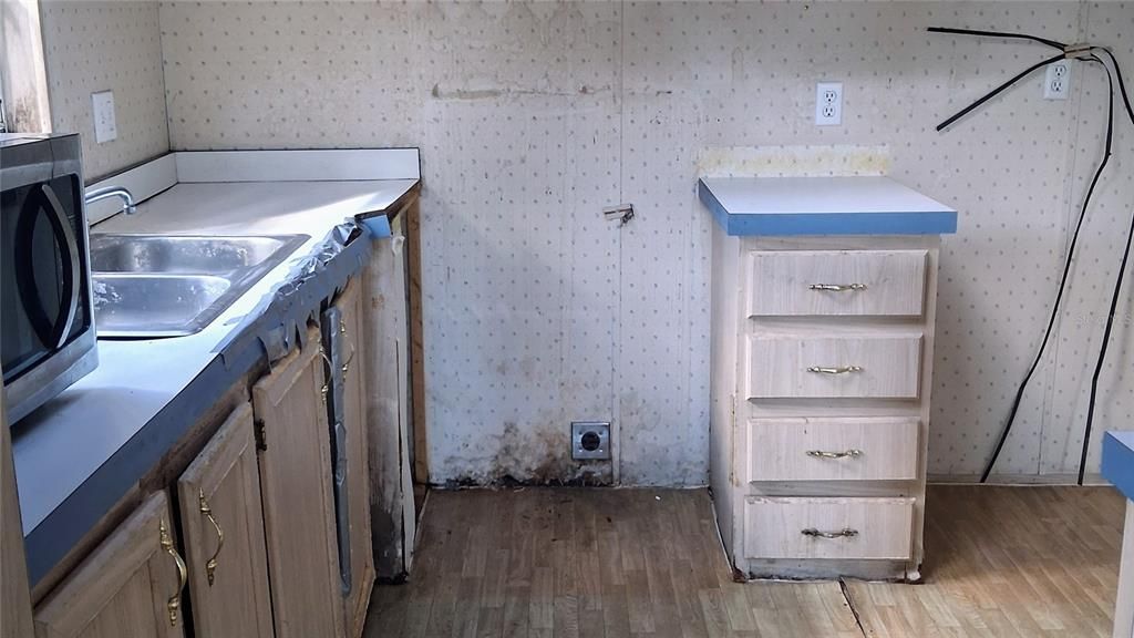For Sale: $120,000 (2 beds, 2 baths, 1088 Square Feet)