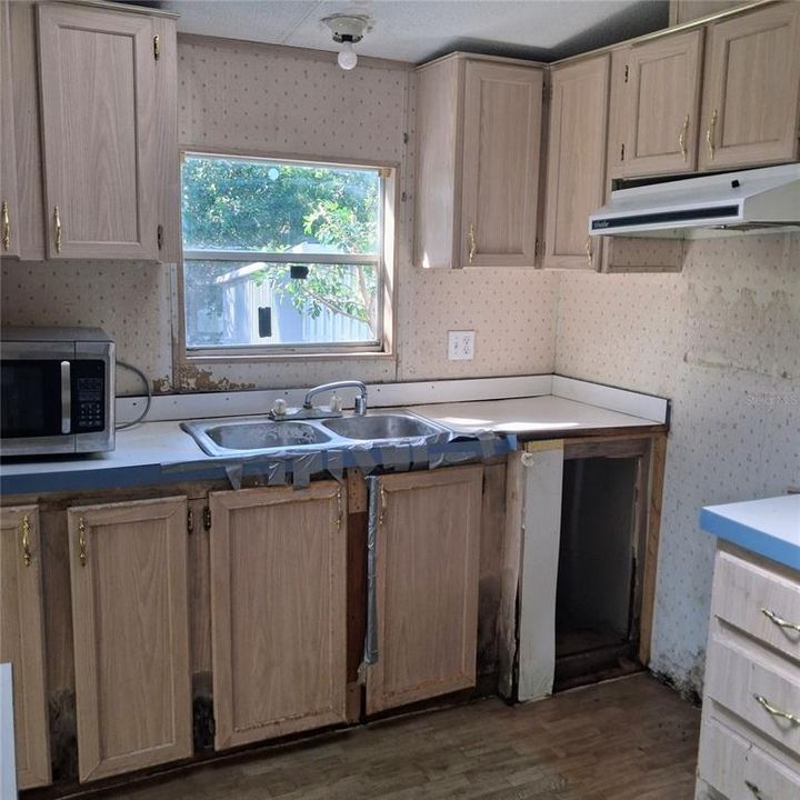 For Sale: $120,000 (2 beds, 2 baths, 1088 Square Feet)