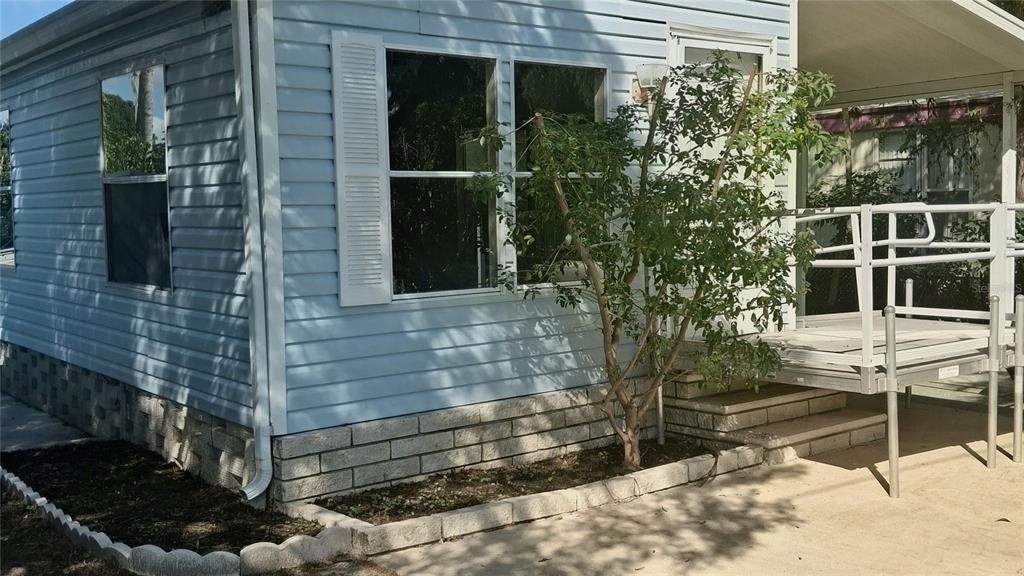 For Sale: $120,000 (2 beds, 2 baths, 1088 Square Feet)