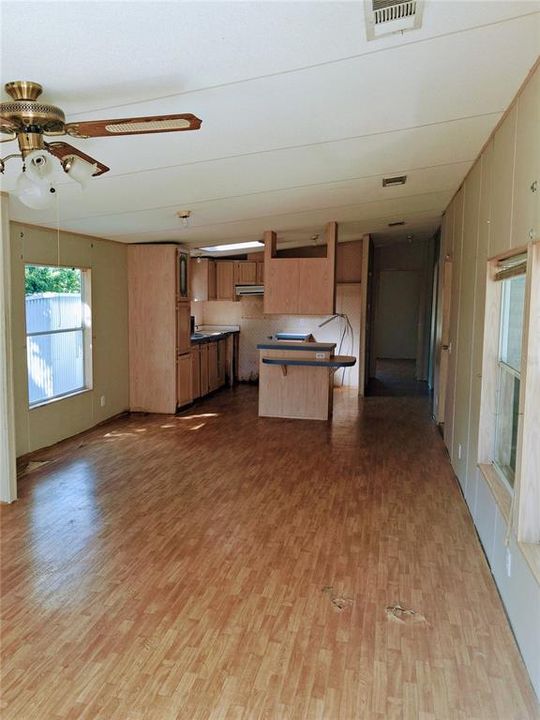 For Sale: $120,000 (2 beds, 2 baths, 1088 Square Feet)