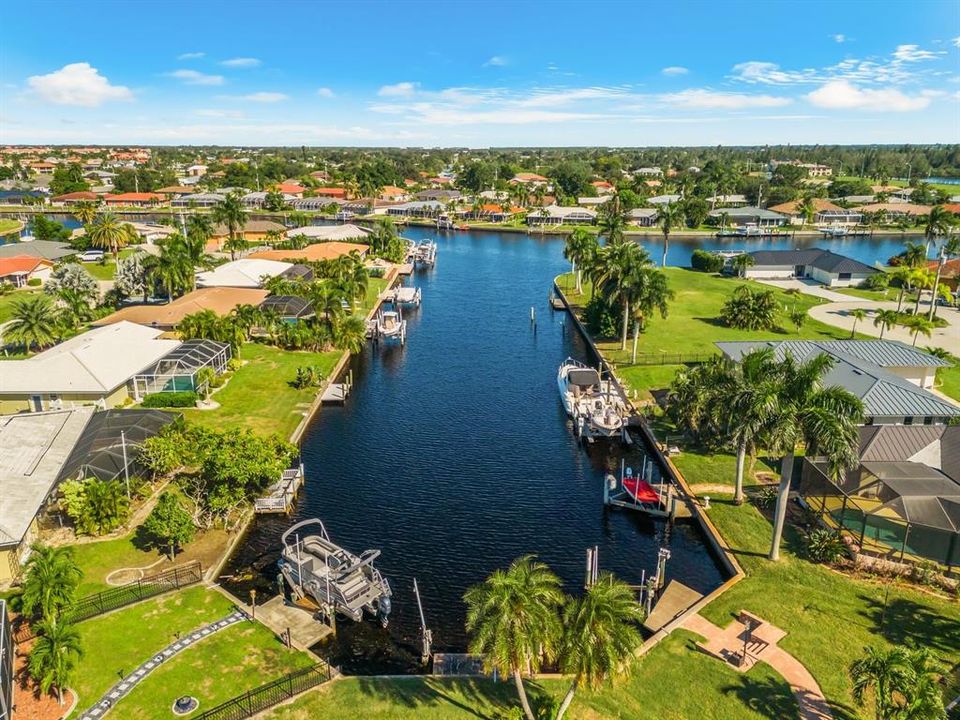 For Sale: $649,900 (3 beds, 2 baths, 1748 Square Feet)