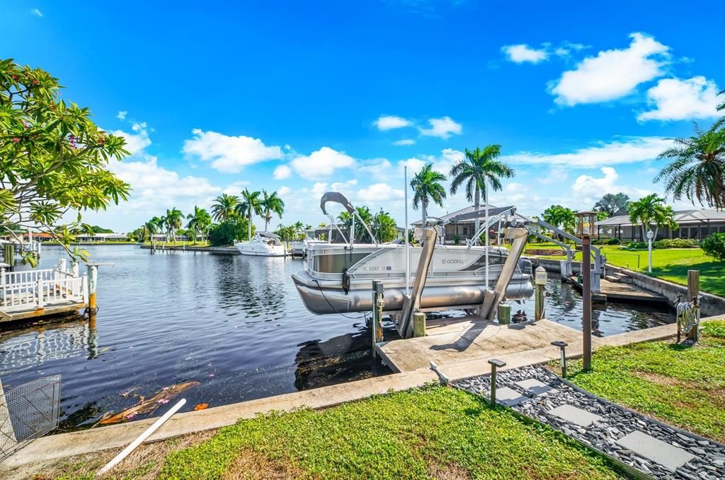 For Sale: $649,900 (3 beds, 2 baths, 1748 Square Feet)