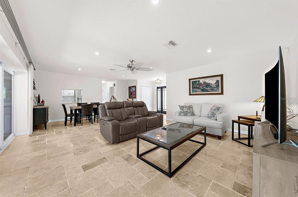 For Sale: $649,900 (3 beds, 2 baths, 1748 Square Feet)