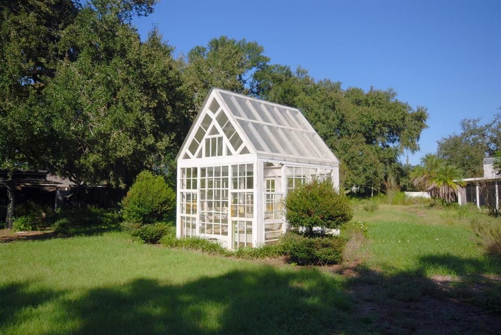 For Sale: $200,000 (4 beds, 1 baths, 1904 Square Feet)