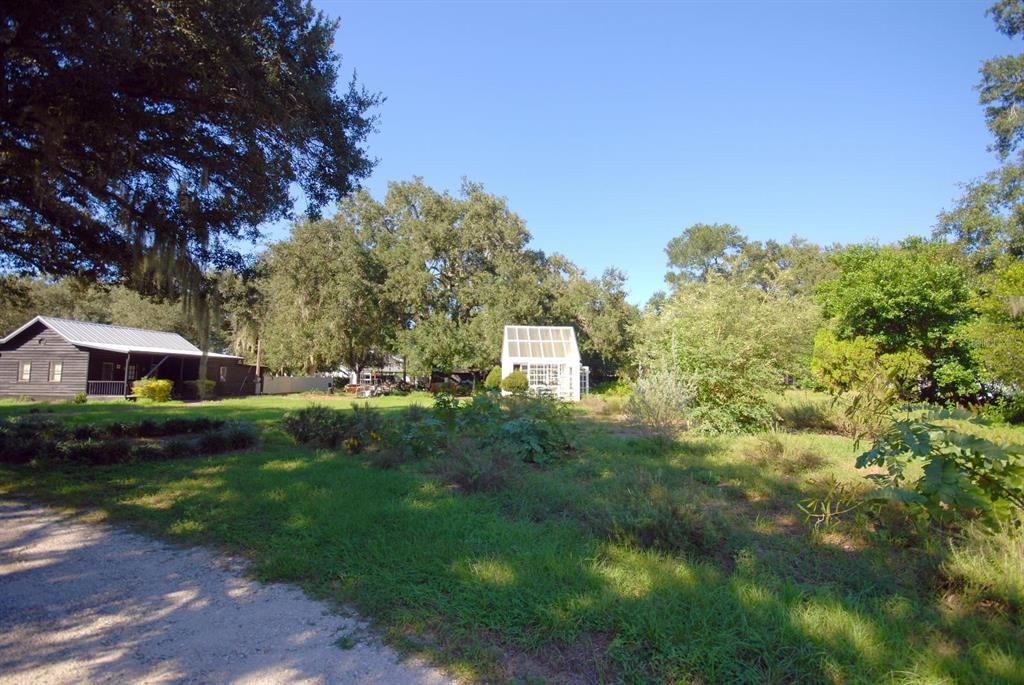 For Sale: $200,000 (4 beds, 1 baths, 1904 Square Feet)