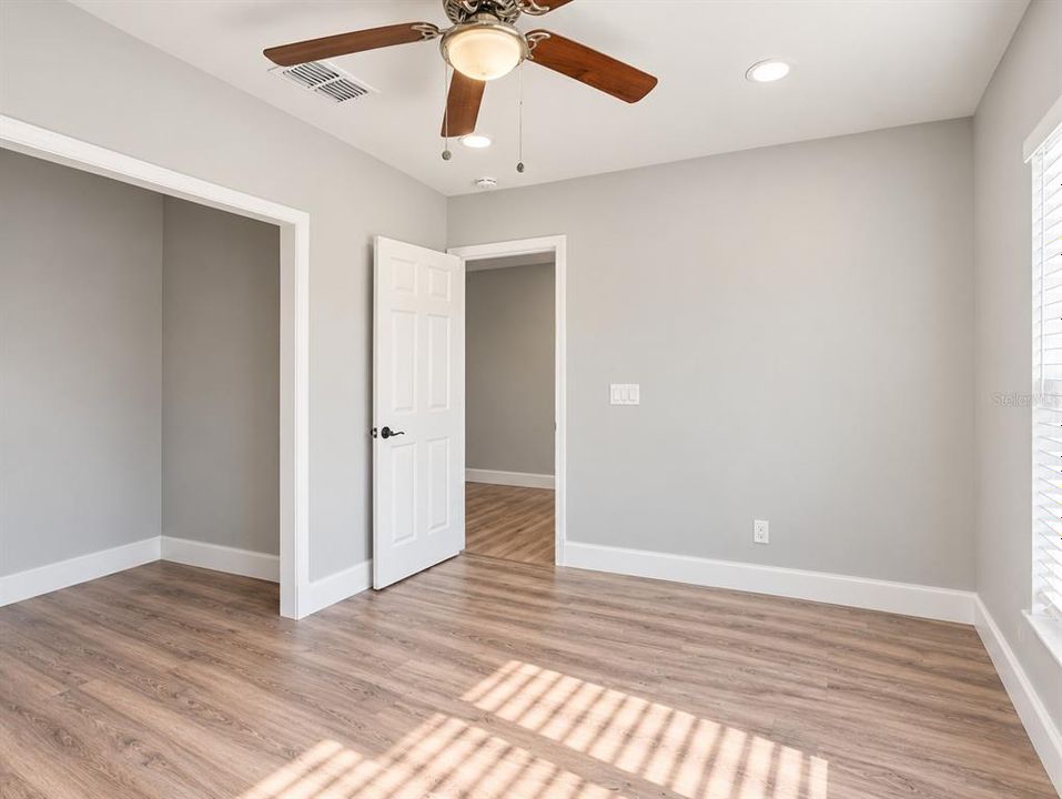 For Sale: $409,000 (4 beds, 2 baths, 1934 Square Feet)
