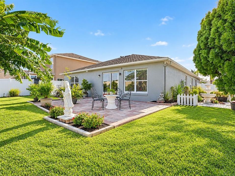 For Sale: $409,000 (4 beds, 2 baths, 1934 Square Feet)