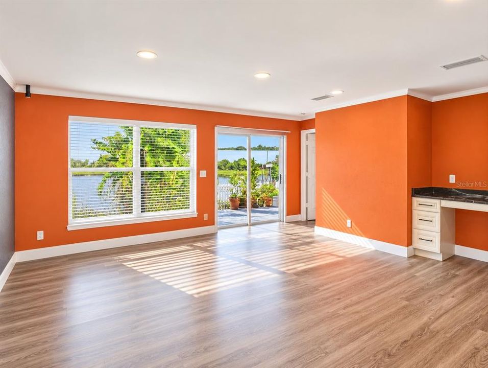 For Sale: $409,000 (4 beds, 2 baths, 1934 Square Feet)