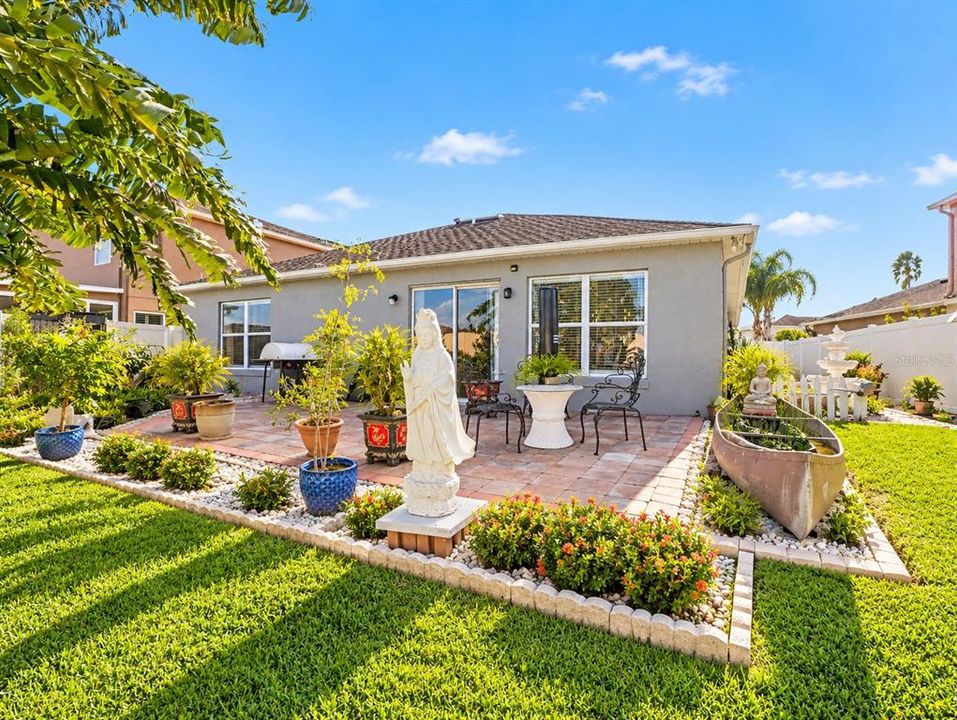 For Sale: $409,000 (4 beds, 2 baths, 1934 Square Feet)