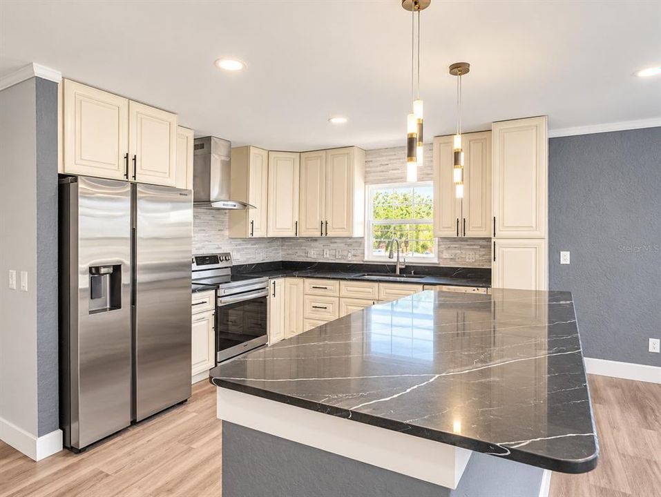 For Sale: $409,000 (4 beds, 2 baths, 1934 Square Feet)