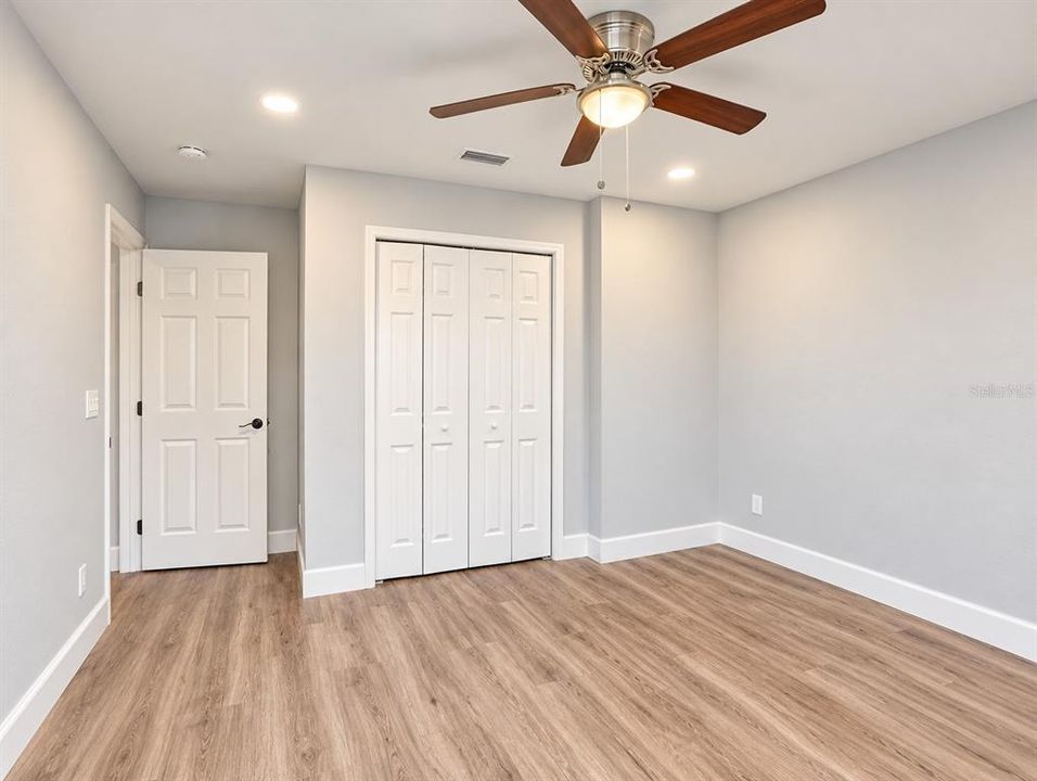 For Sale: $409,000 (4 beds, 2 baths, 1934 Square Feet)