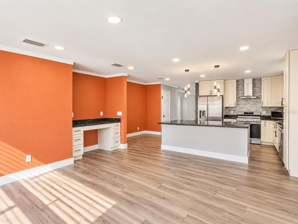 For Sale: $409,000 (4 beds, 2 baths, 1934 Square Feet)