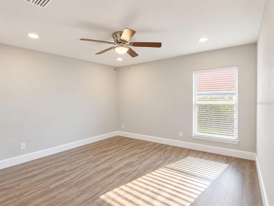 For Sale: $409,000 (4 beds, 2 baths, 1934 Square Feet)