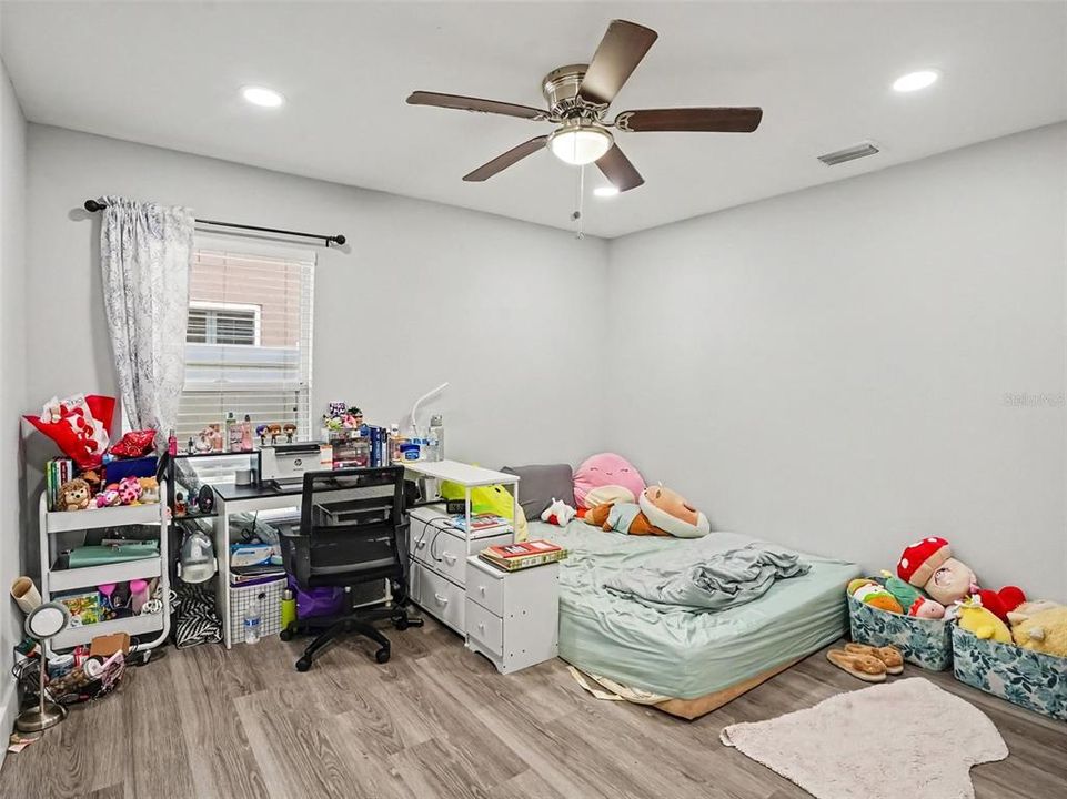 For Sale: $409,000 (4 beds, 2 baths, 1934 Square Feet)