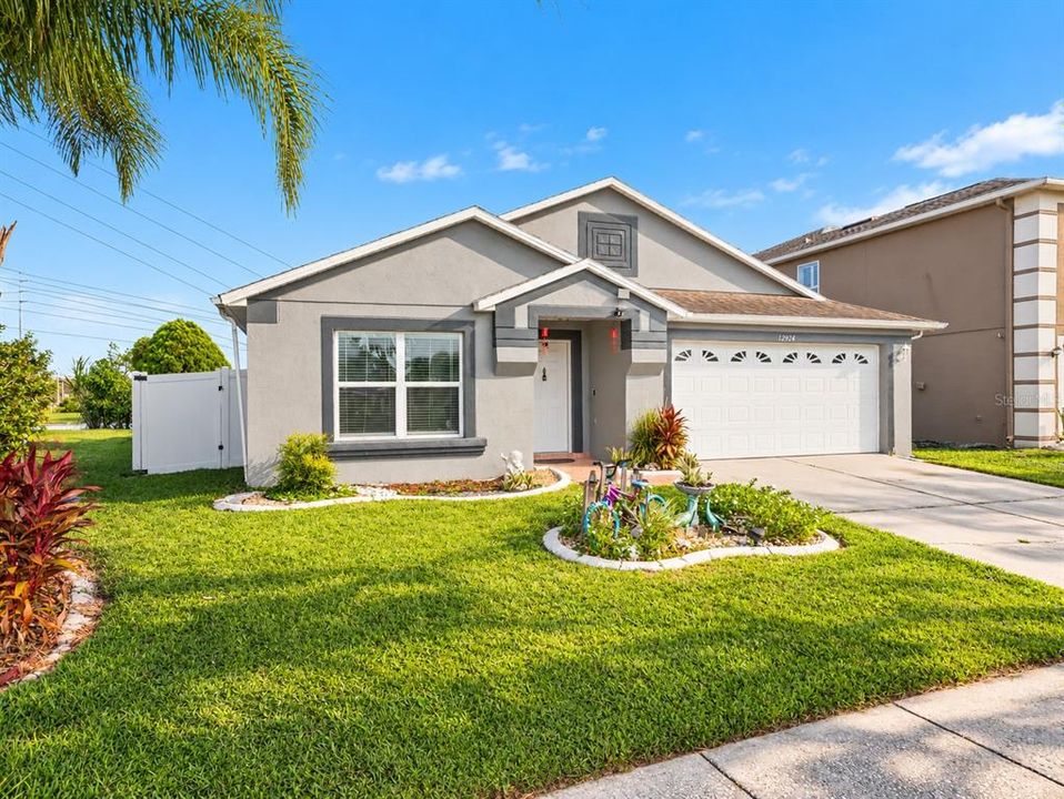 For Sale: $409,000 (4 beds, 2 baths, 1934 Square Feet)