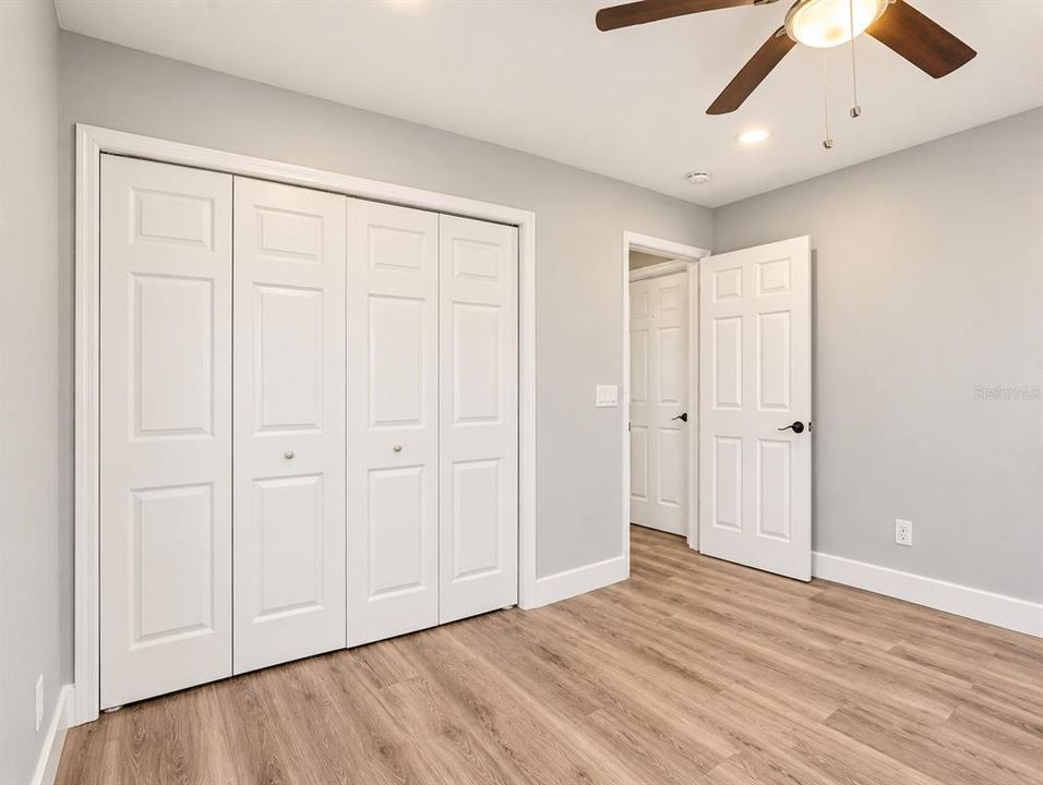 For Sale: $409,000 (4 beds, 2 baths, 1934 Square Feet)