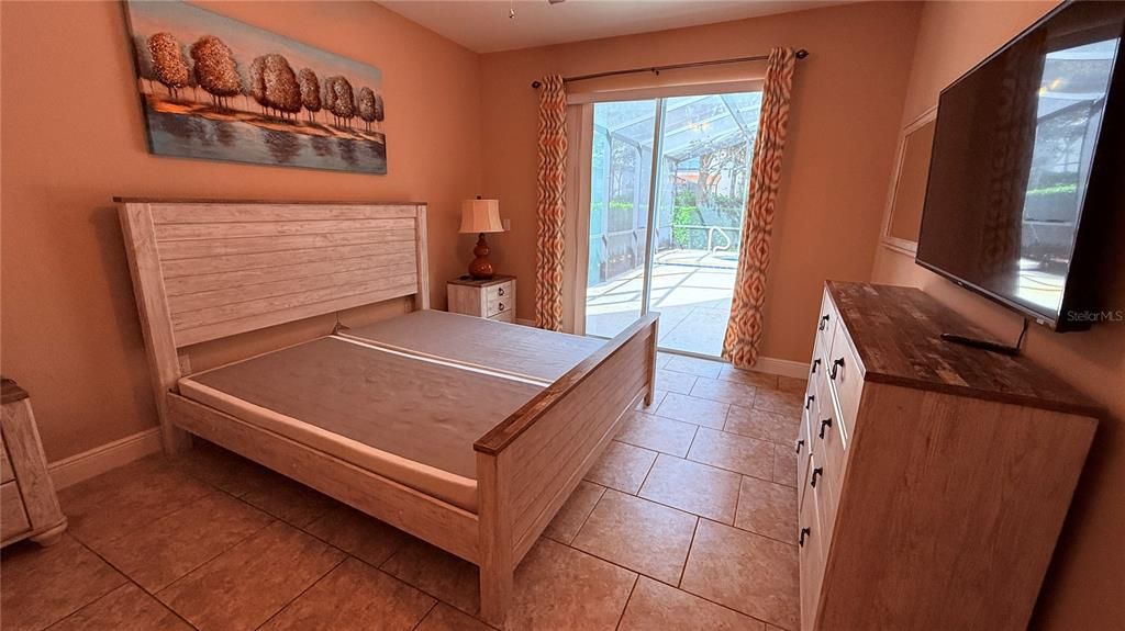For Sale: $480,000 (6 beds, 4 baths, 2963 Square Feet)