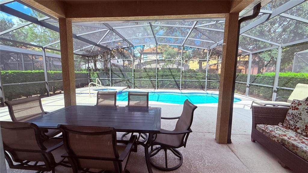 For Sale: $480,000 (6 beds, 4 baths, 2963 Square Feet)