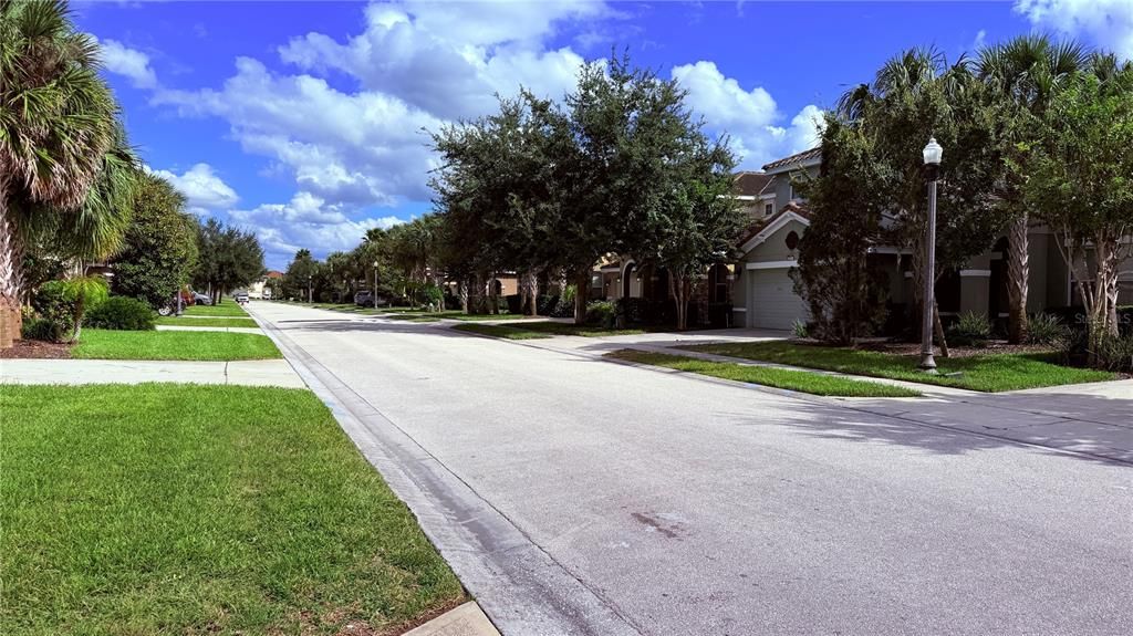 For Sale: $480,000 (6 beds, 4 baths, 2963 Square Feet)