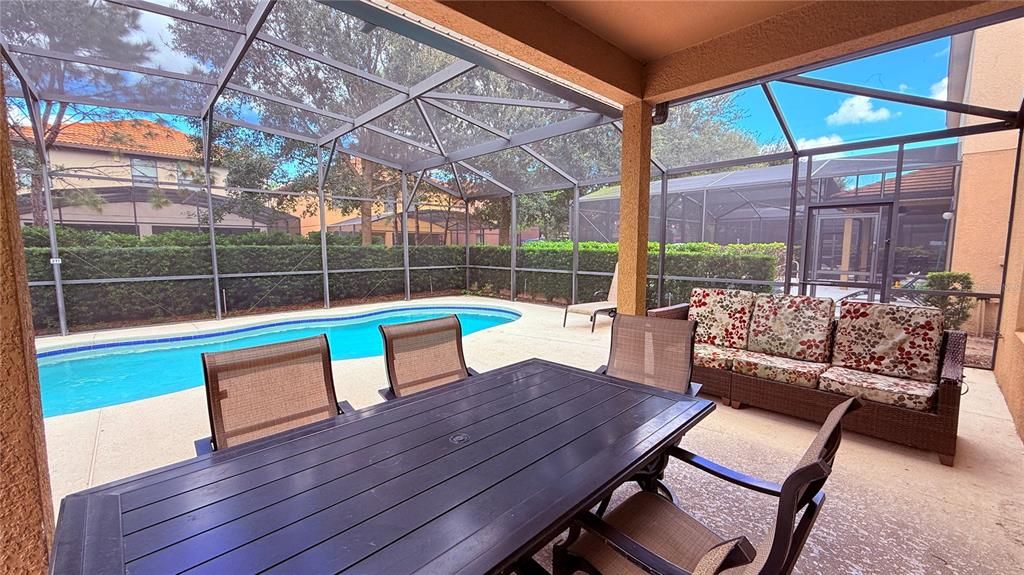For Sale: $480,000 (6 beds, 4 baths, 2963 Square Feet)