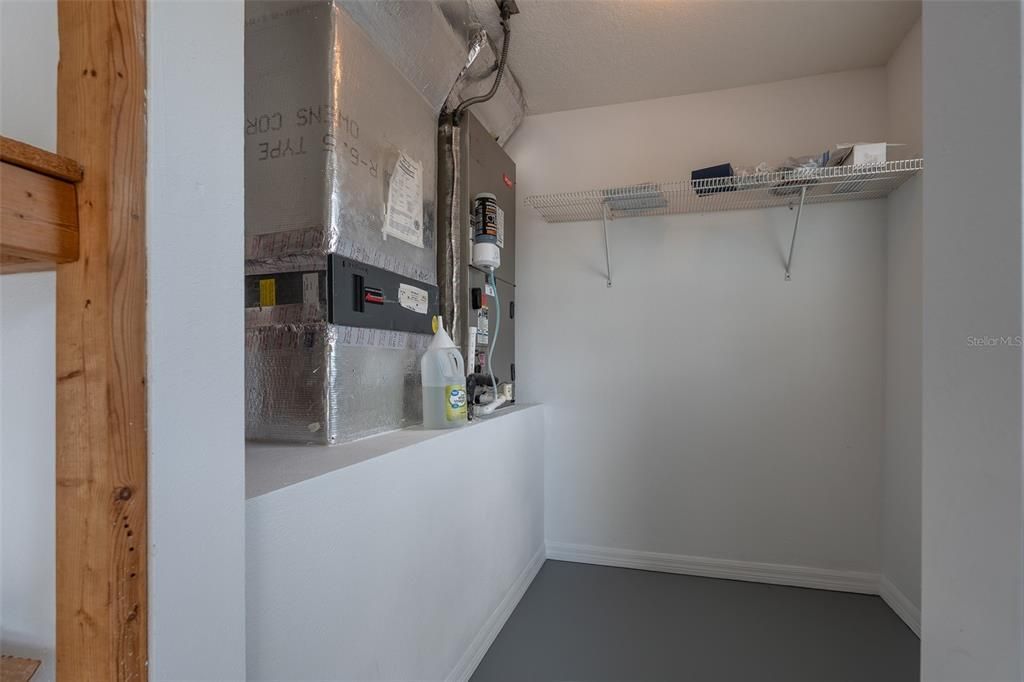 En Venta: $569,900 (4 camas, 2 baños, 2459 Pies cuadrados)